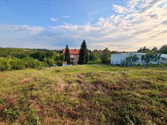 Plac sa pogledom 8 ari - projekat,struja,voda