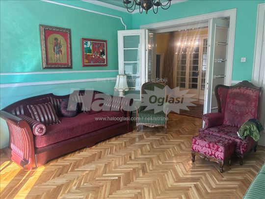 Redak salonac na 200m od Knez Mihailove