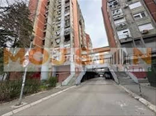 BANJICA-46m2 stan sa dve spavaće sobe- renoviran