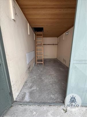Prodaje se garažno mesto sa galerijom na Grbavici