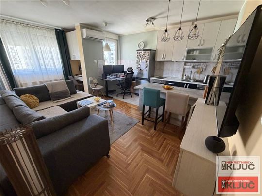 Somborski Bulevar, 41m2, Jednoiposoban, Namešten