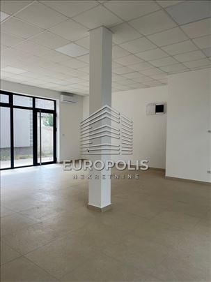 Uknjižen lokal 57m2, centar ID#9515