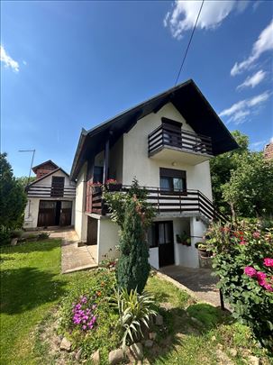 Vikendica,useljiva,vlasništvo.blizu Dunava.