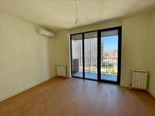 Beograd na vodi, BW Nika, studio, Useljiv uskoro