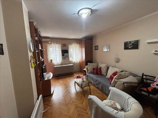 Bogoslovija 1.5 stan 39m2 namešten+opcija garaže