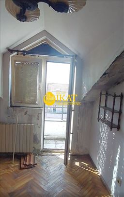 Bogoslovija, duplex 93m2 za kompletno renoviranje,
