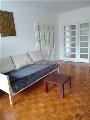 Izdajem dve jednokrevetne sobe, Bežanijska Kosa