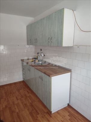 Izdajem namešten stan u železniku