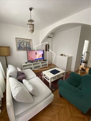 Dedinje, izuzetan dvosoban stan od 60m2 na vrhunsk