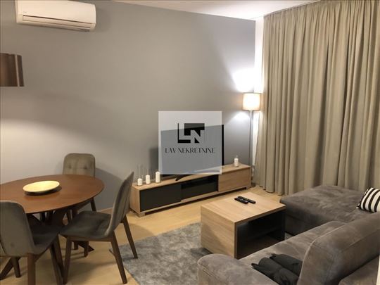 Izdavanje Lux Stan - Novogradnja Vračar + garažno 
