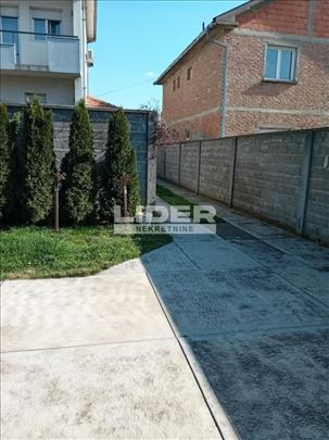 Kuća u mirnom delu Zemuna ID#135540