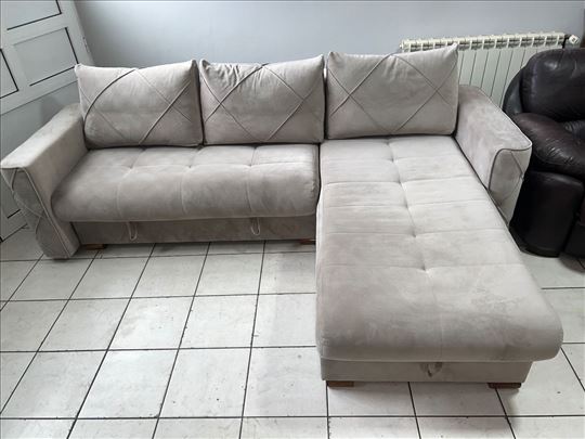 Ugaona Garnitura Na Razvlacenje U Lezaj