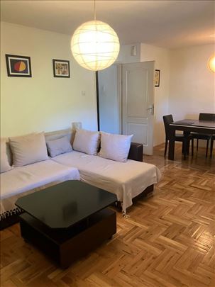 Uknjižen trosoban stan u Žarkovu