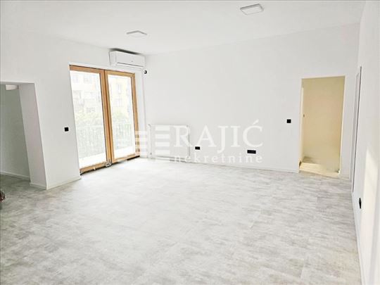 Vračar(Pravni fakultet)140m2,4.0-salonski,renovira