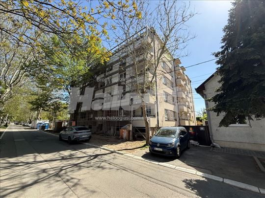 Lux Veliki Stan u Zemunu Dobanovačka 73-75