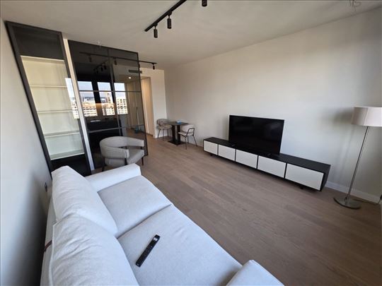 Namesten Lux Stan , Airport Garden 33m2,Neuseljen