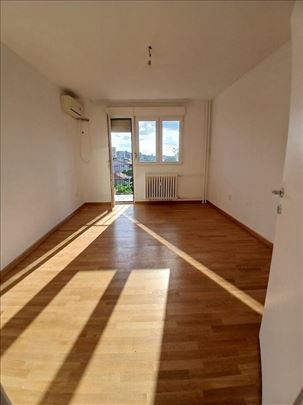 Odličan, dvoiposoban stan kod TC BIG