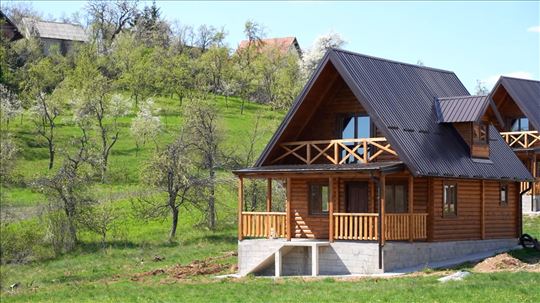 Sirogojno, Zlatibor – brvnare u netaknutoj prirodi