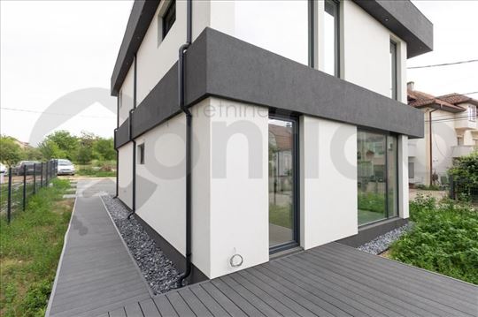 NOVA luksuzna porodična kuća na 3,4 ara ID#1360