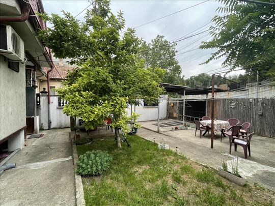 Slavujev venac | Uknjižena garsonjera