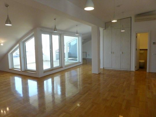 Stojana Protića, 170m2, 2 spavaće sobe , 2 garaže