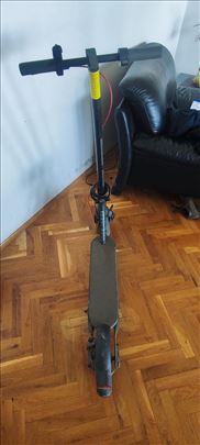 Xiaomi Mi Pro 4 električni trotinet - odlično stan