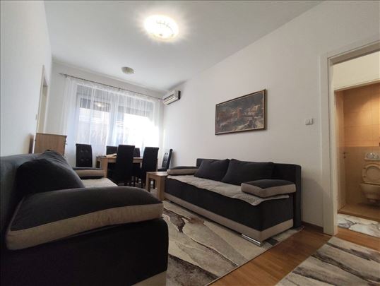60 m2 – 700 evra odmah useljiv