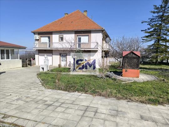 Beljina, kuća 213m2+pomoćna zgrada 120m2, plac 70