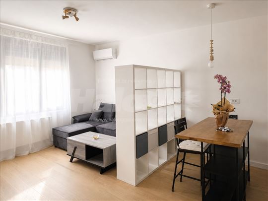 Lastavice|40m²|8. sprat|Prekoputa Delte|