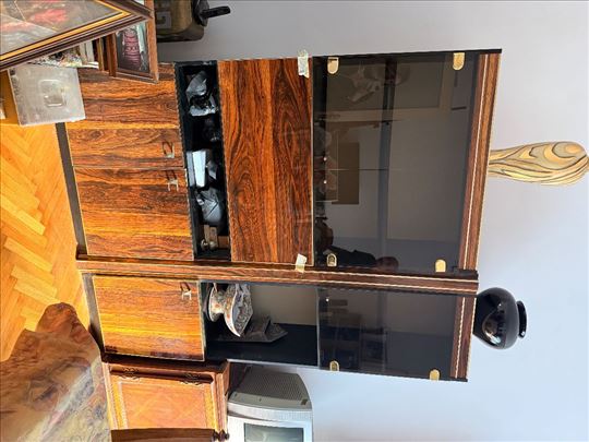 Vitrine puno drvo