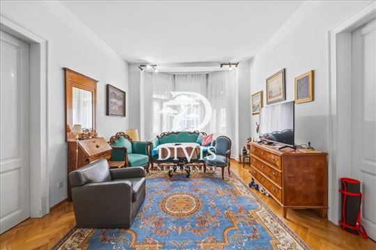 Četvorosoban salonski stan kod Kalemegdana,105m2