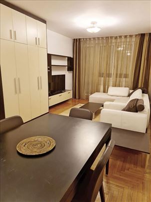 Blok 22, novogradnja, komforan, ID 12655