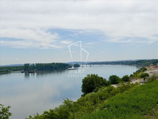 Građevinsko zemljište na obali Dunava, 2.18ha ID#1
