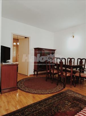 Izdaje se trosoban stan, 62 m², Novi Beograd