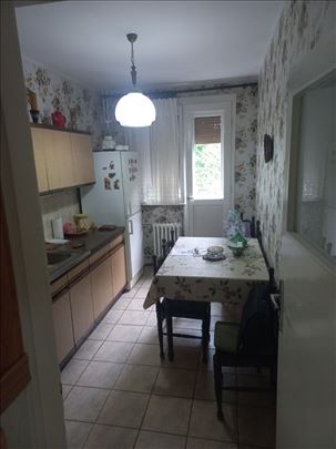 Miljakovac, 1.0, namešten u zgradi, cg, II sprat