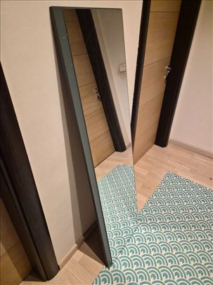 Novo ogledalo 143X40 
