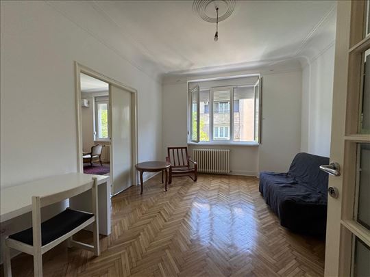 Vračar, prelep salonac, renoviran, trosoban