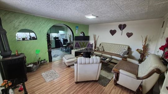 Doroslovo. Renovirana nameštena kuća 161m², plac 1