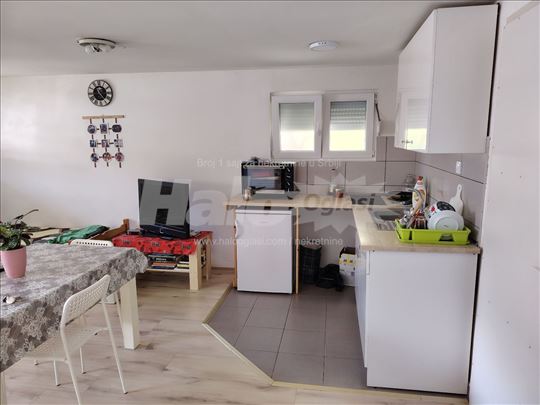 Garsonjera 34m2 Julino Brdo