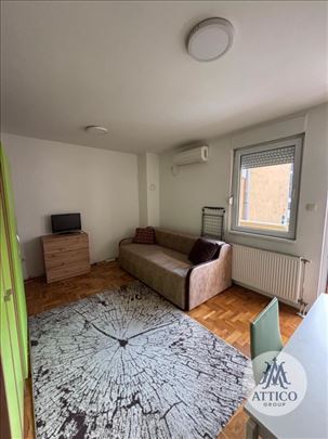 Garsonjera na Podbari – 26m², 1. sprat, useljiva o