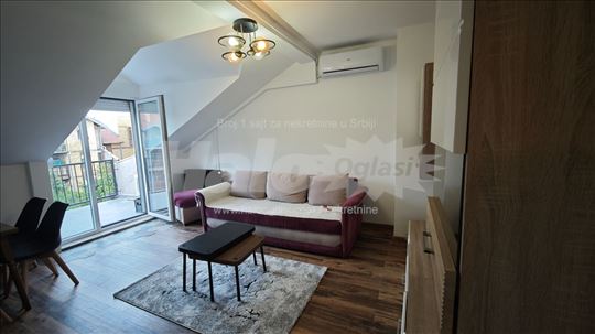 Kompletno renoviran stan u Borči IV. 70m²