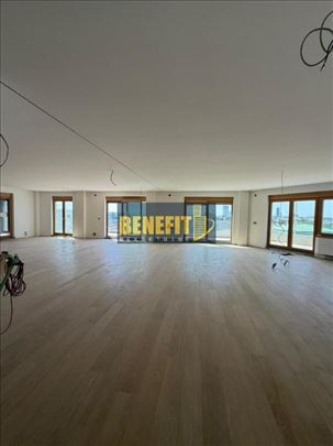 Luksuzni penthouse kod Hrama (+krovna terasa 271m2