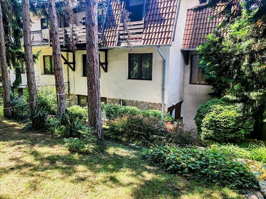 Senjak 4-soban duplex sa garažom kao kuća dvorište