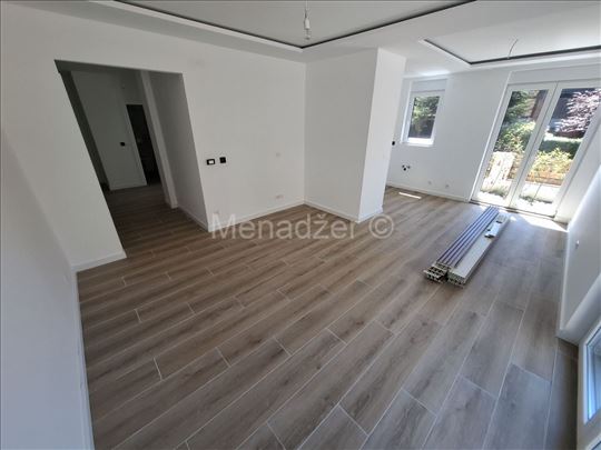 Sumice,137m2(84+30+13+10m2)4sob 84m2bašta 30m2,gar