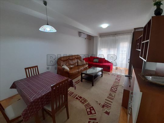 Izdaje se dvosoban namešten stan na Paliluli, cg, 