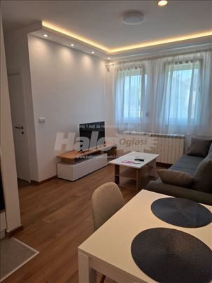 Izdaje se Lux jednoiposoban stan u Batajnici