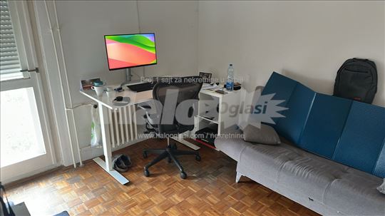 Izdavanje kancelarija 10 m² i 13 m² – Blok 30, NBG