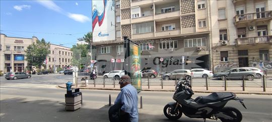 Poslovni prostor kod Pravnog fakulteta