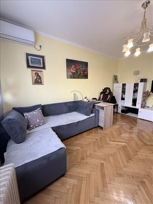 Savski trg, Sarajevska, 35 m2