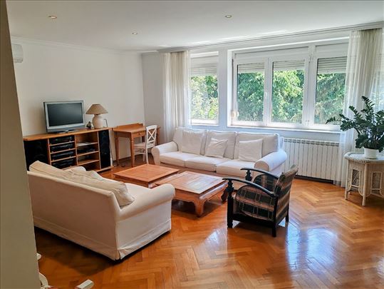 Senjak odličan 4-soban stan sa garažom namešten